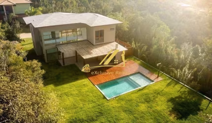 Casa em Praia do Forte, Cond Ilha dos Pássaros. 400m2 de área construída, 4 suítes, nova! Jardim, piscina. Condomínio com boa infraestrutura de lazer