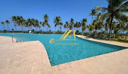 Condomínio Praia do Castelo, Casa115m², 2 suítes, sala de estar, sala de TV, cozinha americana, varanda, piscina; Beira mar, com toda infraestrutura