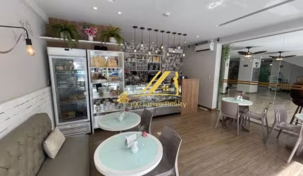 Passamos o Ponto dessa loja maravilhosa no Shopping Apipema Center. 33m2. A loja foi toda reformada, com sistema de câmeras e todo o mobiliário para v
