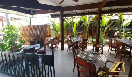 Casa grande, super espaçosa em Itapuã! Ótimo para um restaurante de luxo! Boa gastronomia! Estrutura perfeita para o seu negócio!