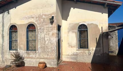 Casa com 3 quartos à venda na Rua Doutor Vicente Torregrossa, 57, Jardim García, Campinas, 137 m2 por R$ 390.000
