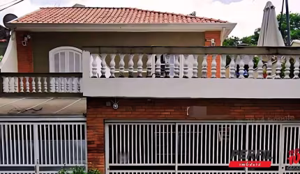 SOBRADO COM DUAS ENTRADAS NO MELHOR DA VILA YARA COM 250m²