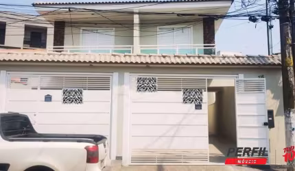 SOBRADO NOVO COM 03 SUÍTES, CHURRASQUEIRA E 04 VAGAS DE GARAGEM