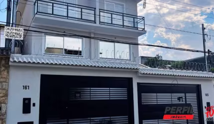 SOBRADO 03 SUÍTES COM AMPLO ESPAÇO DE CONVIVÊNCIA E 05 VAGAS