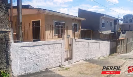 CASA TÉRREA EM EXCELENTE LOCALIZAÇÃO, PRÓXIMO AO CENTRO