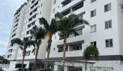 Apartamento em Condomínio Fechado