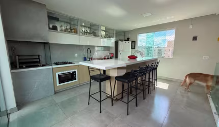 Casa à venda na Alameda dos Pintassilgos, 1, Cabral, Contagem por R$ 900.000