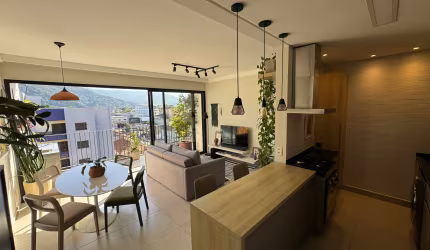 Lindo apartamento alto padrão com vista e bem localizado 4° andar