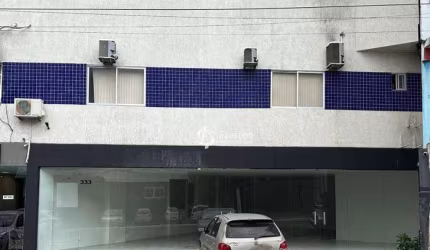 Sala com 110m² com 11m de frente