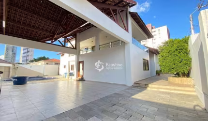 Casa com 4 suítes em terreno 28x30m