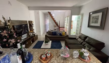 Casa com 3 Quartos e 2 banheiro à Venda, 130m²Vila Lavinia Mogi das Cruzes, São Paulo