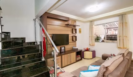 Casa com 3 Quartos e 2 banheiro à Venda, 135m²