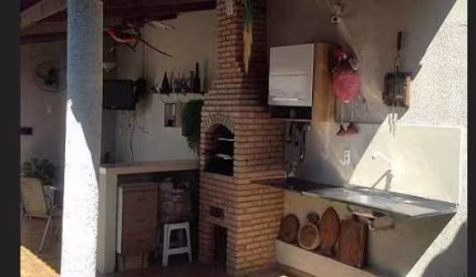 Centro - Bragança Paulista - Casa 3 suites, 2 vagas, churrasqueira