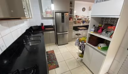 Linda casa com 04 quartos com 01 suíte e 02 vagas - Vila Invernada - Sâo Paulo