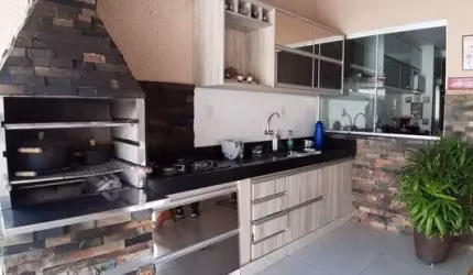 Casa com 3 Quartos e 2 banheiro à Venda, 137m²Engenho Velho - Embu das Artes, São Paulo