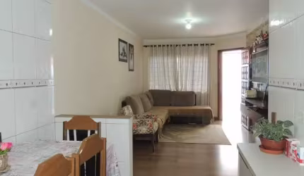 Casa com 3 Quartos e 2 banheiro à Venda, 136m²Vila nhocune São Paulo