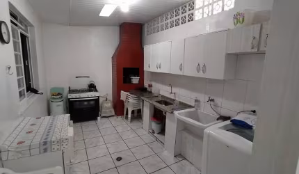 Linda casa com 3 quartos sendo 1 suite, 2 vagas - Jardim Angelica - Guarulhos