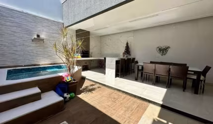 Casas de Condomínio com 3 Quartos e 3 banheiros à Venda em Jardim Carolina