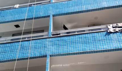 Vendo maravilhoso apto já no contra piso e embolsado!Excelente planta! Varandão e uma vista incrível!  Ótima oportunidade para quem precisa ter seu apto!