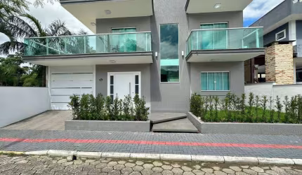 C201 - Casa de Alto Padrão em condomínio  em Itapema
