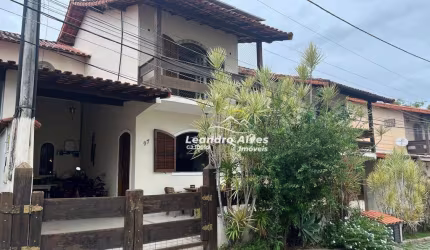 Casa com 3 dormitórios à venda, 168 m² por R$ 750.000,00 - Centro - Maricá/RJ