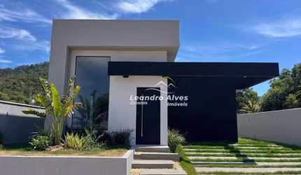 Casa com 3 dormitórios à venda, 112 m² por R$ 660.000,00 - Ubatiba - Maricá/RJ
