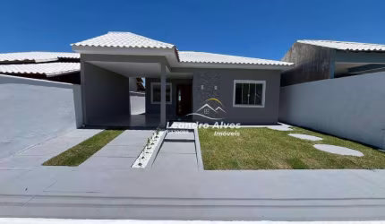 Casa com 2 dormitórios à venda, 80 m² por R$ 450.000,00 - Ubatiba - Maricá/RJ