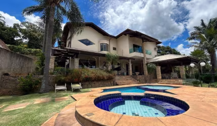 Sobrado à venda em Valinhos, Santana dos Cuiabanos, com 4 quartos, com 700 m²