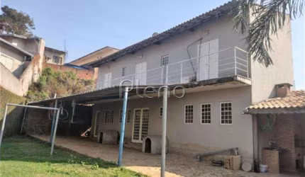 Casa à venda com 3 quartos na Vila Nogueira, Campinas.