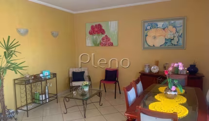 Casa à venda em Campinas, Jardim Nova Europa, com 3 quartos, com 208.1 m²