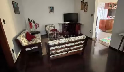 Casa à venda na região do Taquaral - Campinas