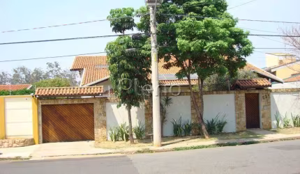Casa à venda e para locação com 4 suítes no Parque Taquaral, Campinas.