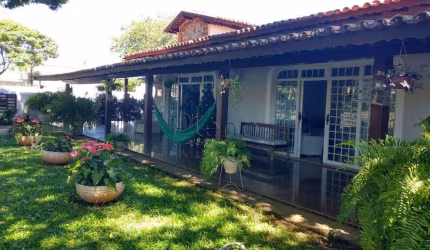 Casa à venda com 6 dormitórios no Parque Taquaral, Campinas