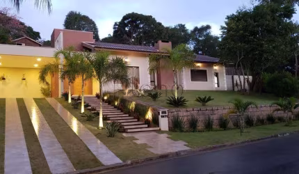 Casa para venda e locação com 3 quartos no Estância Marambaia, Vinhedo.