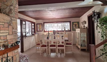 Casa à venda com 3 suítes no Parque Jatibaia (Sousas), Campinas.