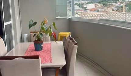 Apartamento à venda com 2 quartos no Jardim São Matheus, Vinhedo.