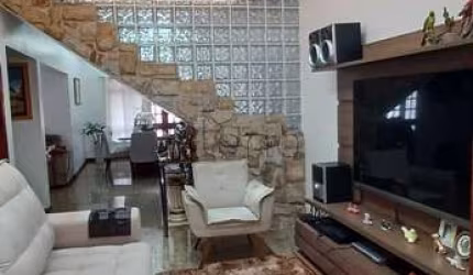 Casa à venda com 3 quartos no Parque Santana, Valinhos.