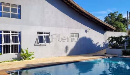 Casa à venda com 4 quartos no Jardim Santa Genebra, Campinas.