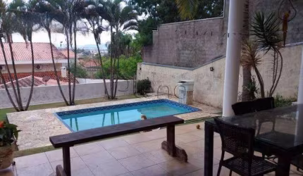 Casa à venda com 3 quartos no Jardim Europa, Valinhos.