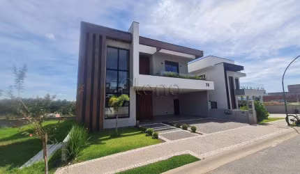 Casa à venda com 4 suítes no Condomínio Colline Di Parma, Valinhos.