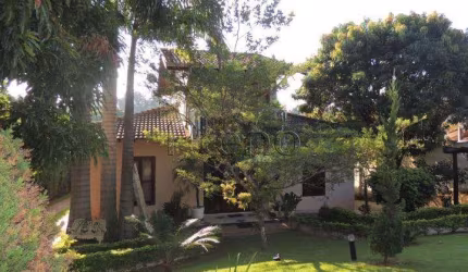 Casa à venda com 3 quartos no Condomínio Vinhas da Vista Alegre, Vinhedo.