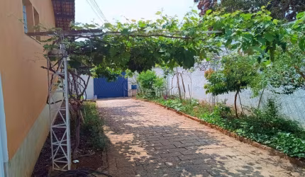 Casa para locação com 4 quartos no Parque Taquaral, Campinas.
