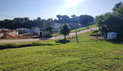 Terreno à venda com 804 m² no Residencial Terras de Santa Teresa, no distrito industrial de Vinhedo, em Vinhedo - São Paulo..