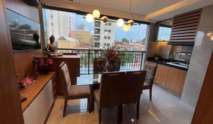 Apartamento à venda com 2 quartos no Taquaral, em Campinas