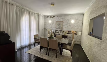 Casa à venda com 3 quartos no Jardim Magnólia, Campinas.