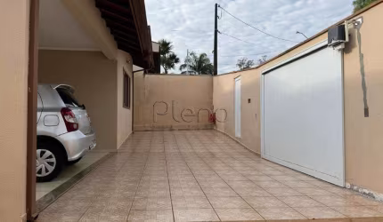 Casa à venda com 3 quartos no Jardim das Palmeiras, Valinhos.