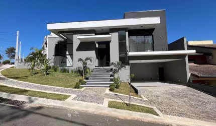 Casa à venda com 4 suítes no Condomínio Portal do Jequitibá, Valinhos.