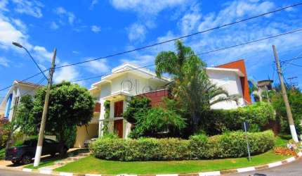 Casa à venda com 4 quartos no Condomínio Recanto dos Paturis, Vinhedo.