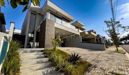 Casa à venda com 3 suítes no Condomínio Residencial Vita Verdi, Valinhos.