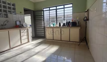 Casa à venda com 4 quartos no Jardim Eulina, Campinas.